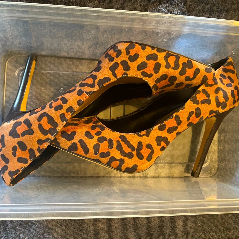 Leopard print BCBG heels